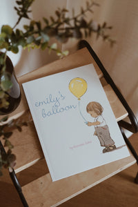 Emily's Balloon by Komako Sakai
