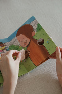 Count and Clap with Curious George: Finger Puppet Book