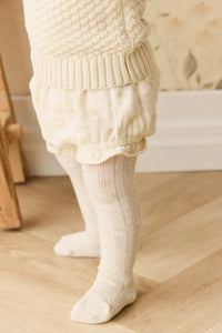 Frill Bloomer
