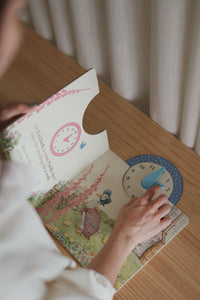 What Time Is It, Peter Rabbit?: A Clock Book